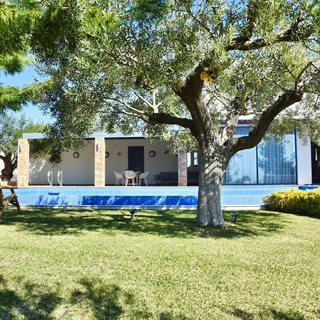 #Villa Olivia By Halu! Villas فيلة سيفيري